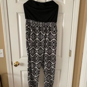 Black and white sleeveless jumpsuit